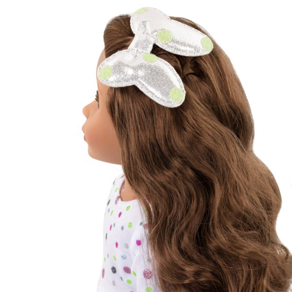 Bow in 14-inch doll's hair