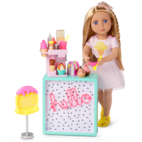 Lacy the Doll Serving Ice Cream