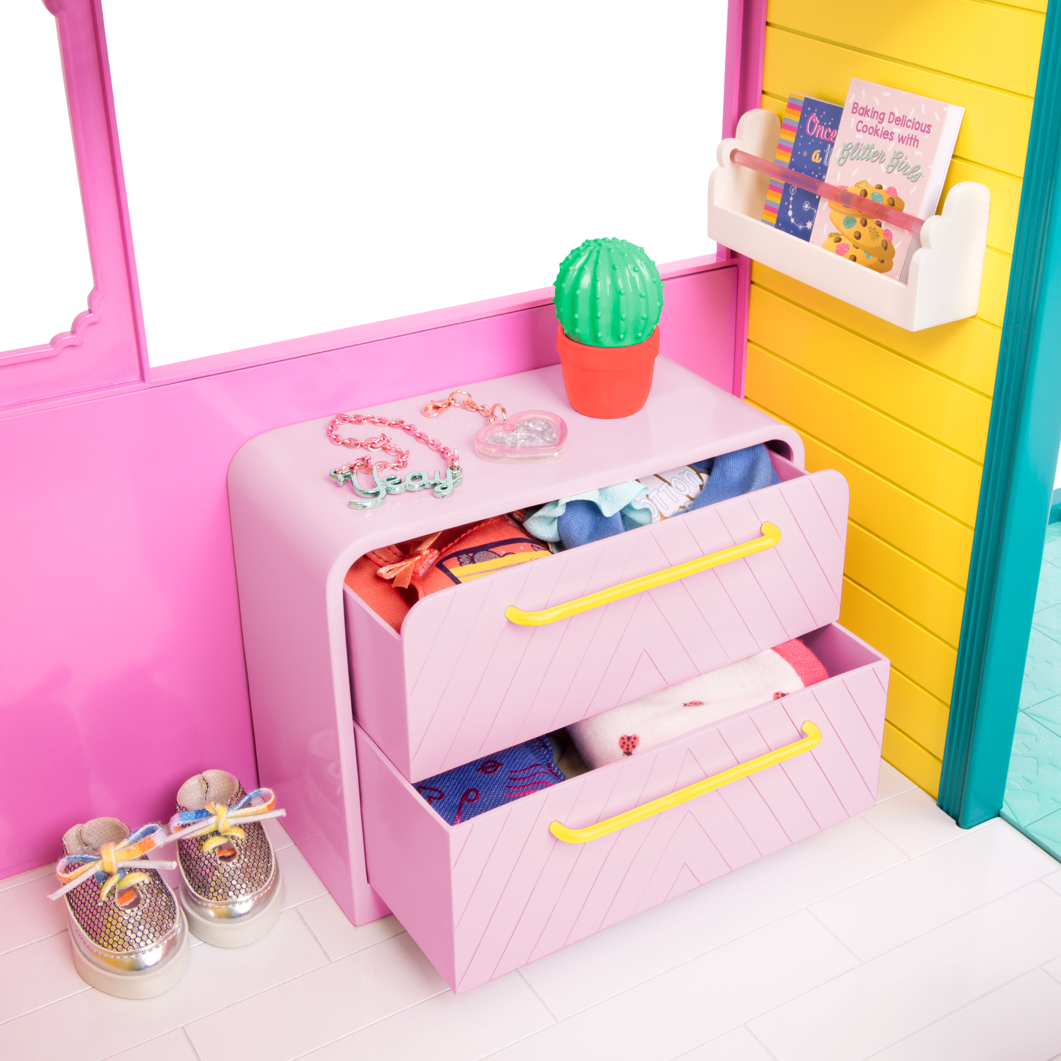 Glitter Girls Dolls by Battat – GG Doll House Playset with Furniture and Home Accessories – Kitchen, Oven, and Patio – 14 inch Doll Clothes and ACC